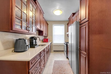 Welcome to this beautifully updated prewar gem at The Essex - photo 7