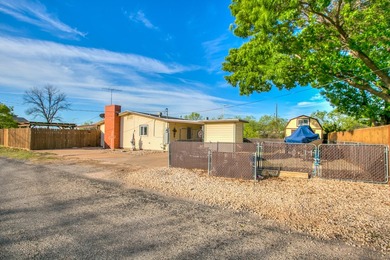 Lakefront living made easy!! This beautifully updated 2 bed, 2.5 - photo 4