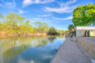 Lakefront living made easy!! This beautifully updated 2 bed, 2.5 - photo 10