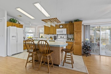 NEW ROOF IS ON!!! This well maintained home is being sold - photo 11