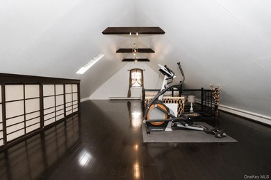 Welcome to 2027 Oakland Ave...a perfect Wantagh Cape just - photo 4