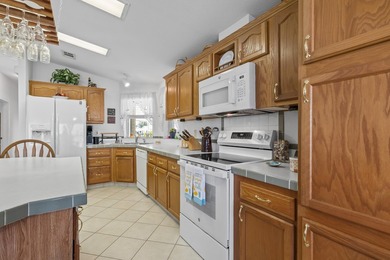 NEW ROOF IS ON!!! This well maintained home is being sold - photo 14