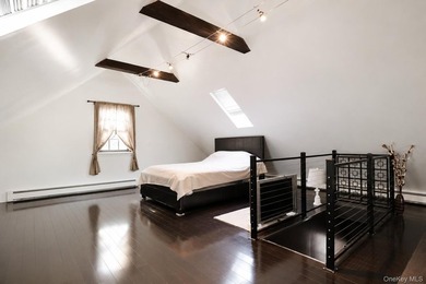 Welcome to 2027 Oakland Ave...a perfect Wantagh Cape just - photo 5