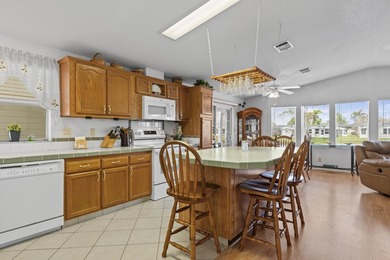 NEW ROOF IS ON!!! This well maintained home is being sold - photo 15