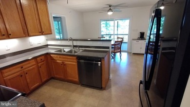 Lakefront Retreat on the Private Side of Lake Anna Experience - photo 17