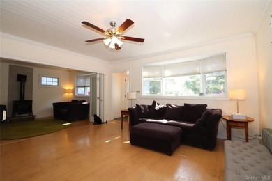 Welcome to 2027 Oakland Ave...a perfect Wantagh Cape just - photo 10