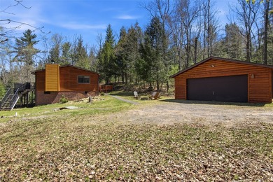 Beautifully updated Northwoods retreat on the Chippewa River - photo 3