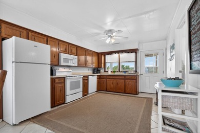 Experience the ultimate Pawleys Island lifestyle with this - photo 27