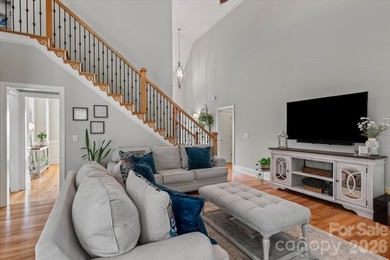 This exquisitely maintained all-brick custom residence offers - photo 9