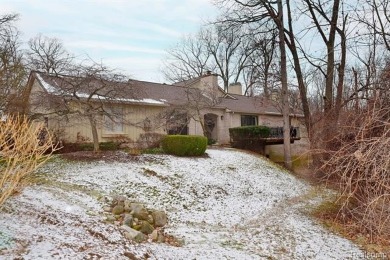 Lake Condo Sale Pending in Bloomfield Hills, Michigan