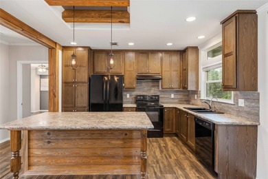 Lake Brownwood Home For Sale in Brownwood Texas