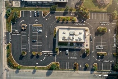 This is a rare 1.14-acre, five-parcel retail development - photo 4
