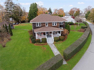 (private lake, pond, coastal) Home Sale Pending in Jamestown Rhode Island