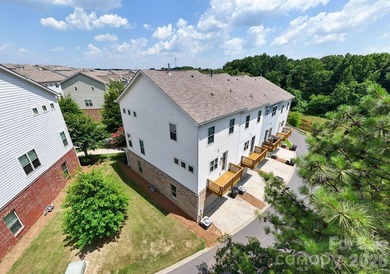 Fantastic End Unit Townhome with Resort-Style Amenities! This - photo 3