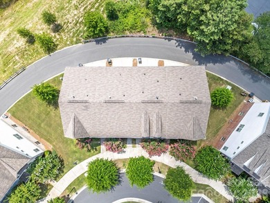 Fantastic End Unit Townhome with Resort-Style Amenities! This - photo 7