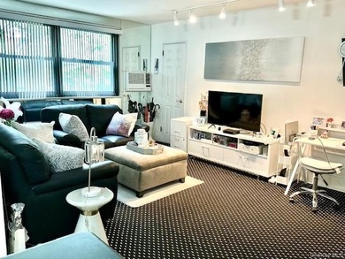 Brand New! Beech Hills! 1 Bedroom/1 Bath UPPER Unit located in - photo 1