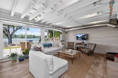 Thoroughly remodeled, redesigned 2-BD, 2-BA, 2,581-sq-ft - photo 18