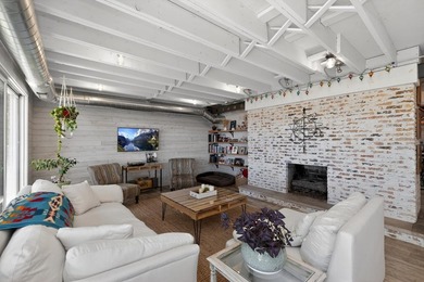 Thoroughly remodeled, redesigned 2-BD, 2-BA, 2,581-sq-ft - photo 20