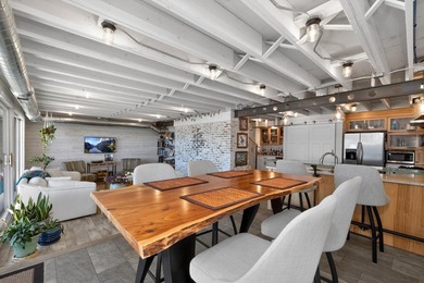 Thoroughly remodeled, redesigned 2-BD, 2-BA, 2,581-sq-ft - photo 21