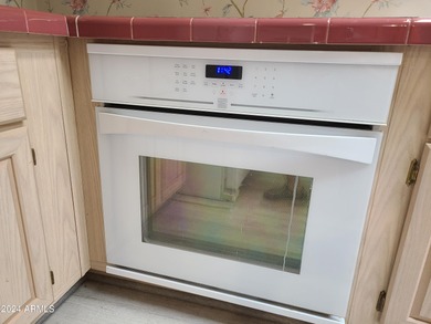 Extraordinarily upgraded 3 bed/2 bath on a large corner cul de