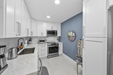 This stunning 2 bedroom, 2 bath villa in the desirable Limetree - photo 4