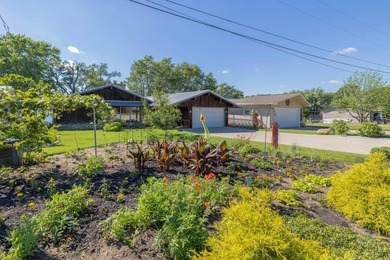 Thoroughly remodeled, redesigned 2-BD, 2-BA, 2,581-sq-ft - photo 43
