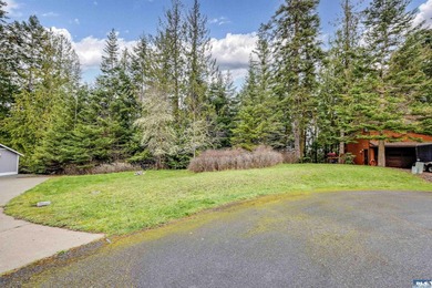 Build your dream home on this Sunland lot tucked at the end of a - photo 3
