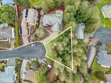 Build your dream home on this Sunland lot tucked at the end of a - photo 6
