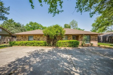 Lake Home Sale Pending in Lake Dallas, Texas