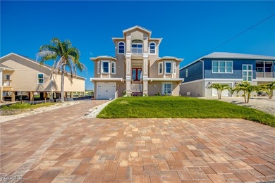 (private lake, pond, creek) Home For Sale in St. James City Florida