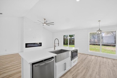 Welcome to this beautiful home located in the heart of Destin - photo 12