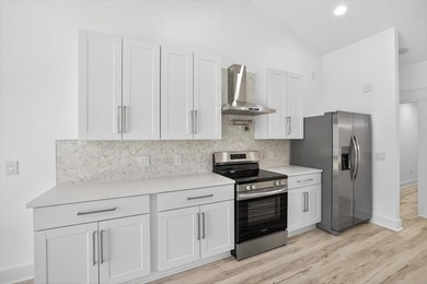 Welcome to this beautiful home located in the heart of Destin - photo 13