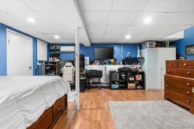 Welcome to your new home! This charming, move-in-ready - photo 13