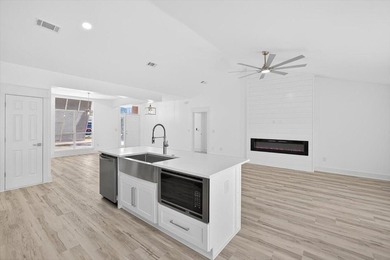 Welcome to this beautiful home located in the heart of Destin - photo 15