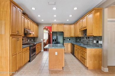 Welcome to 121 Silver Bluff Circle - a beautiful home offering - photo 7