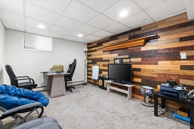 Welcome to your new home! This charming, move-in-ready - photo 17