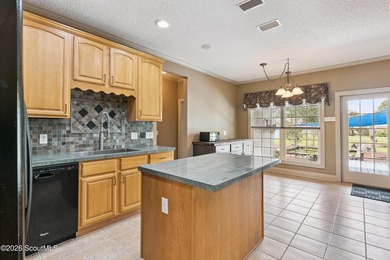 Welcome to 121 Silver Bluff Circle - a beautiful home offering - photo 8