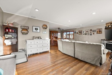 Welcome to your new home! This charming, move-in-ready - photo 23