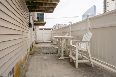 Steps to the sand, steps to the boardwalk, steps to the casinos - photo 24