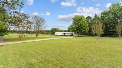 Wright Patman Lake Home For Sale in Queen City Texas