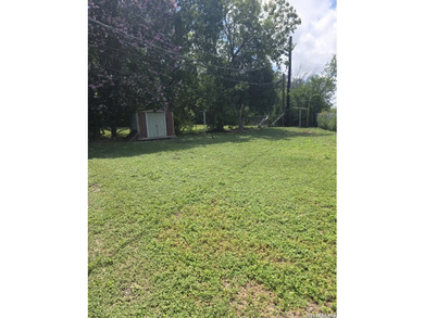 Cute, 2/1 low priced. Vacant, easy to show. 5 minuates from - photo 3
