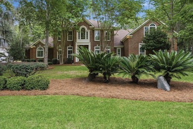 Stunning Golden Eagle brick masterpiece offering exceptional - photo 3