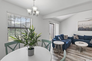 Awesome updated END-UNIT townhome in the heart of Destin with NO - photo 9