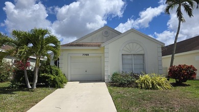 ** SHORT SALE - SUBJECT TO BANK APPROVAL - photo 2