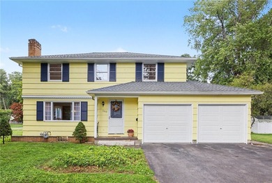 This beautifully maintained 3-bedroom Colonial offers timeless - photo 3