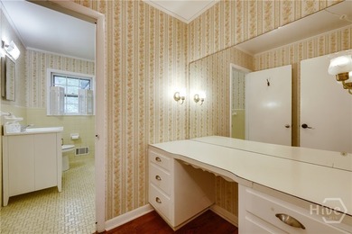 Welcome to 750 Glenwood Drive, a beautifully updated 3 bedroom - photo 28
