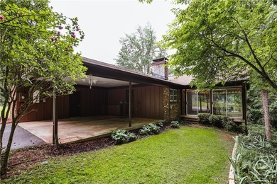 Welcome to 750 Glenwood Drive, a beautifully updated 3 bedroom - photo 38