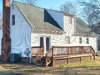 Saluda - 4 bedrooms, 2 1/2 baths... 1500 SF cape located at - photo 4