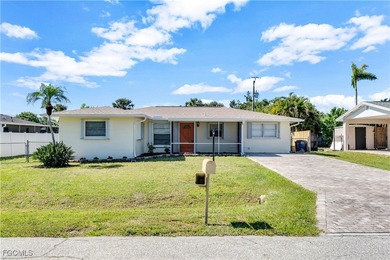 Heritage Cove Lakes Home For Sale in Fort Myers Florida