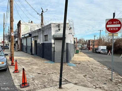 Welcome to 1052-54 Roy St. This large commercial property was - photo 1